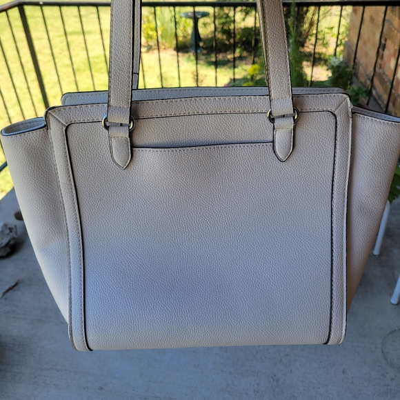 Liz Claiborne Shoulder Bag - Picture 6 of 12